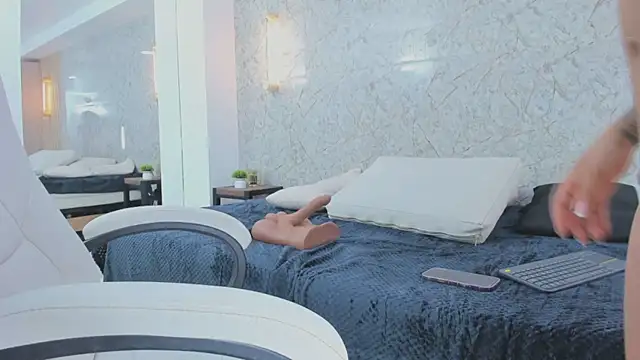 Snapshot of ximena_case chatting on September 24, 12:19 pm ximena case online show from September 24, 12:19 pm