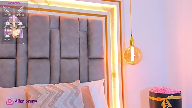 Snapshot of elianabrown chatting on November 15, 10:48 pm elianabrown online show from November 15, 10:48 pm