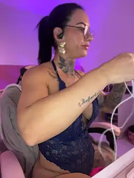 Snapshot of YasmimBrasil chatting on July 14, 10:21 am YasmimBrasil online show from July 14, 10:21 am