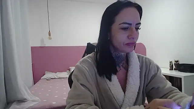 Snapshot of YasmimBrasil chatting on July 31, 5:18 am YasmimBrasil online show from July 31, 5:18 am