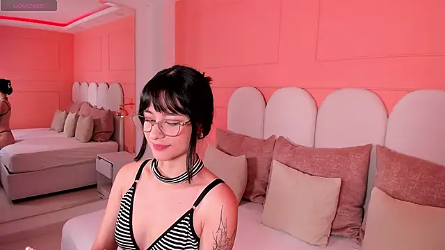 emilly williams  online show from January 31, 5:10 pm