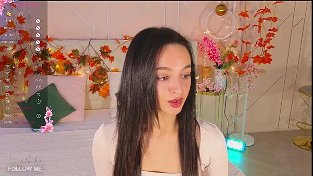 Lolly Neal online show from December 2, 4:51 am