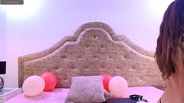 Victoria Adams14 online show from March 14, 2:41 pm