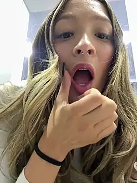 Victoria Adams14 online show from January 11, 3:00 am