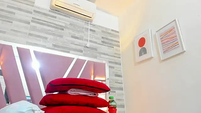 Snapshot of ebony_priincess chatting on October 29, 1:41 am ebony priincess online show from October 29, 1:41 am