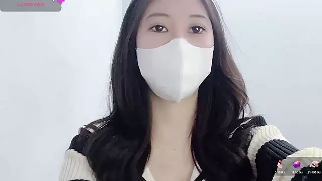 tanhxiu online show from November 10, 1:32 pm