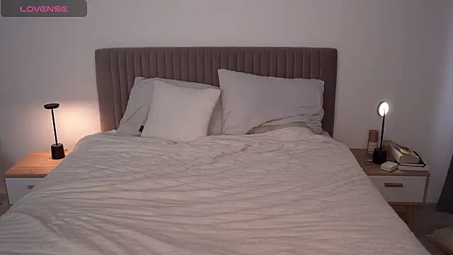 arielbell  online show from January 29, 11:41 am