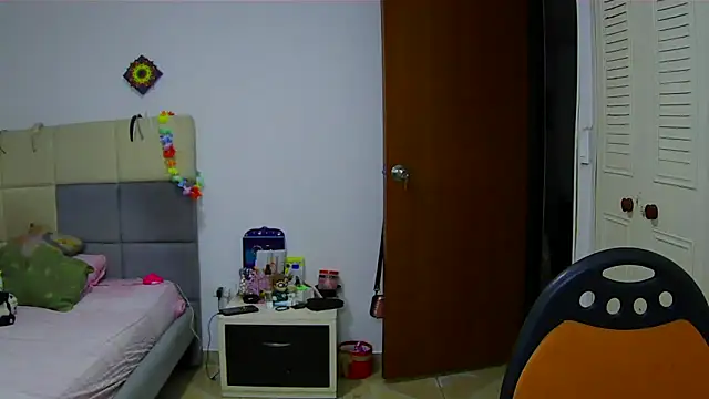 Jones alexia online show from April 10, 6:07 am