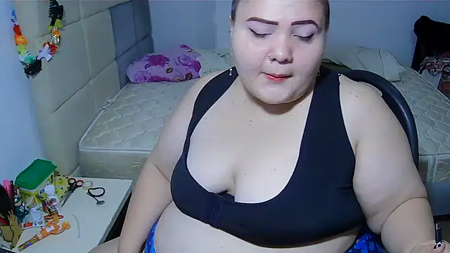 Snapshot of Jones_alexia chatting on June 16, 6:05 am Jones alexia online show from June 16, 6:05 am