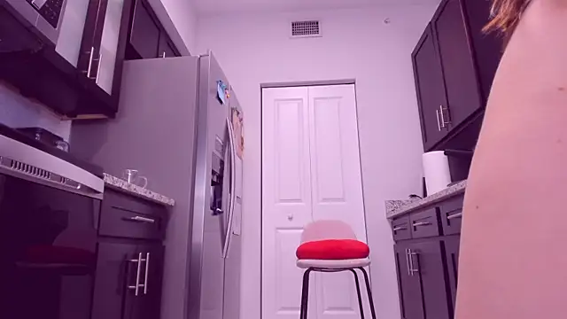 AngieDaniels1 online show from October 6, 11:40 am