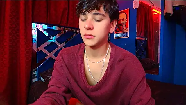 Luke Howland online show from October 31, 1:17 am