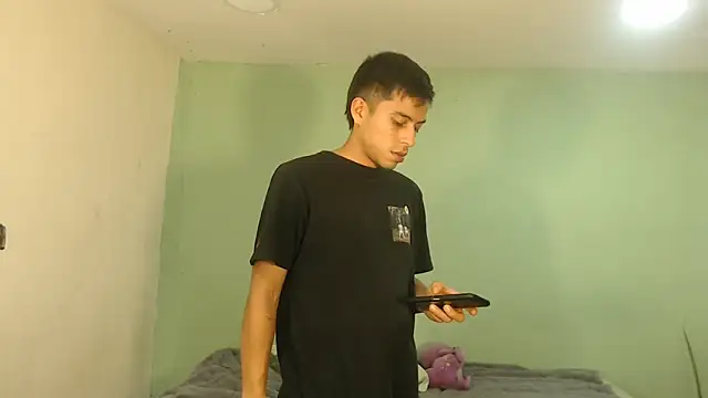 danielitopapuu online show from March 8, 3:43 am