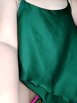 Snapshot of Lini_Ery chatting on February 6, 3:31 pm Lini Ery online show from February 6, 3:31 pm