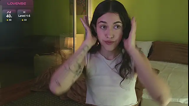 Snapshot of sadetuiningaa chatting on September 23, 1:30 am sadetuiningaa online show from September 23, 1:30 am