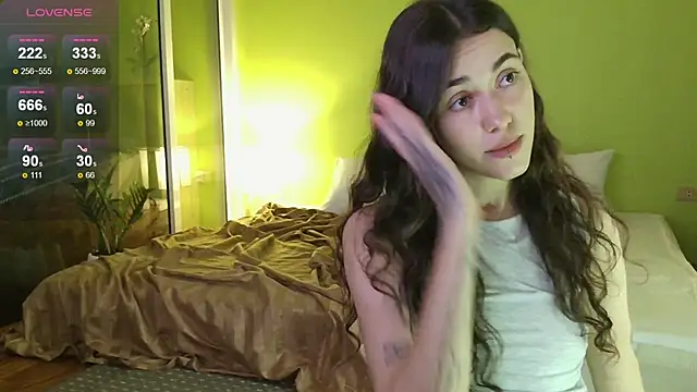 Snapshot of sadetuiningaa chatting on February 20, 1:02 am sadetuiningaa online show from February 20, 1:02 am