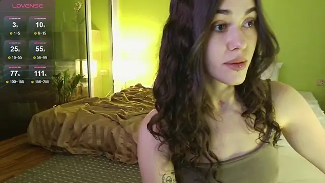 Snapshot of sadetuiningaa chatting on February 26, 1:37 am sadetuiningaa online show from February 26, 1:37 am