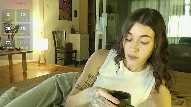 Snapshot of sadetuiningaa chatting on March 8, 12:52 am sadetuiningaa online show from March 8, 12:52 am