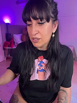 Snapshot of CarolaDrago chatting on November 7, 9:31 am CarolaDrago online show from November 7, 9:31 am