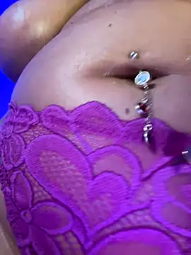 Snapshot of CarolaDrago chatting on November 14, 9:57 pm CarolaDrago online show from November 14, 9:57 pm