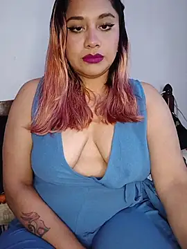 Snapshot of olivia_stylinnson chatting on July 25, 9:23 pm olivia stylinnson online show from July 25, 9:23 pm