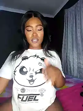 Snapshot of charmainexxx chatting on December 4, 8:29 pm charmainexxx online show from December 4, 8:29 pm