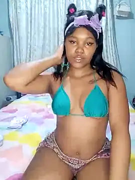 Snapshot of charmainexxx chatting on February 8, 1:00 am charmainexxx online show from February 8, 1:00 am