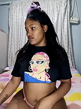 Snapshot of charmainexxx chatting on February 12, 9:54 pm charmainexxx online show from February 12, 9:54 pm