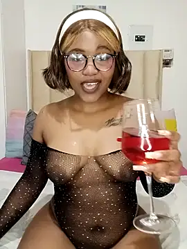 Snapshot of charmainexxx chatting on December 3, 10:41 pm charmainexxx online show from December 3, 10:41 pm