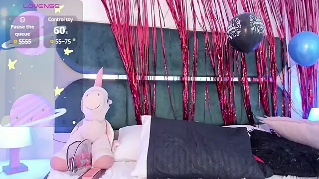 Snapshot of Victoria_west chatting on February 4, 12:19 am Victoria west online show from February 4, 12:19 am