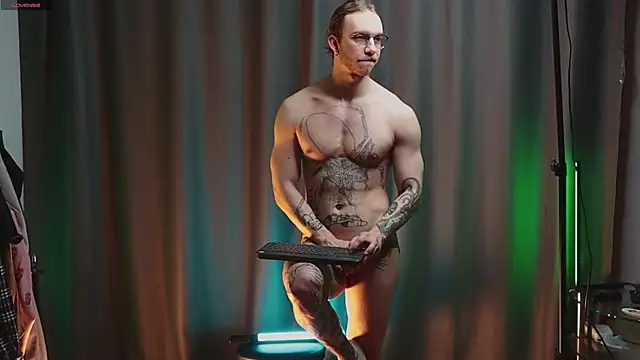 pleasure8869 online show from March 18, 4:58 am