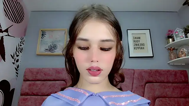 Snapshot of ValeriaAguilar chatting on March 16, 1:17 pm ValeriaAguilar online show from March 16, 1:17 pm