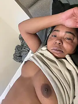 Snapshot of JCCaramelbarbie1 chatting on January 13, 1:17 pm JCCaramelbarbie1 online show from January 13, 1:17 pm