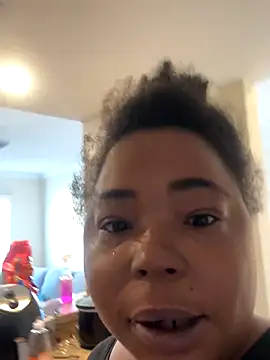 Snapshot of JCCaramelbarbie1 chatting on November 10, 1:10 pm JCCaramelbarbie1 online show from November 10, 1:10 pm