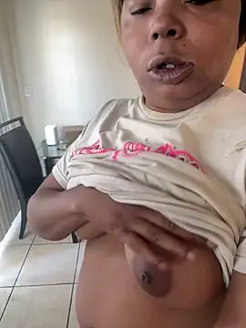 Snapshot of JCCaramelbarbie1 chatting on December 17, 3:29 pm JCCaramelbarbie1 online show from December 17, 3:29 pm