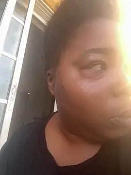 JCCaramelbarbie1 online show from May 15, 1:29 pm