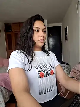 Snapshot of Thaliacooper_ chatting on December 19, 6:56 pm Thaliacooper online show from December 19, 6:56 pm