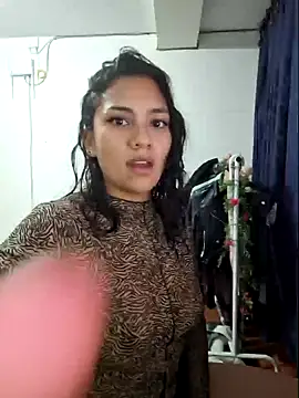 Snapshot of Thaliacooper_ chatting on February 9, 11:04 pm Thaliacooper online show from February 9, 11:04 pm