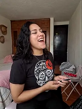 Snapshot of Thaliacooper_ chatting on March 19, 5:28 pm Thaliacooper online show from March 19, 5:28 pm