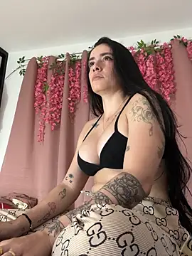 msschloee  online show from November 21, 11:58 pm