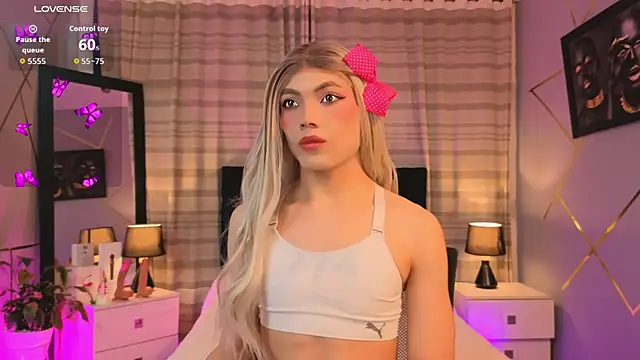 Megan Do Santos online show from November 10, 8:41 pm