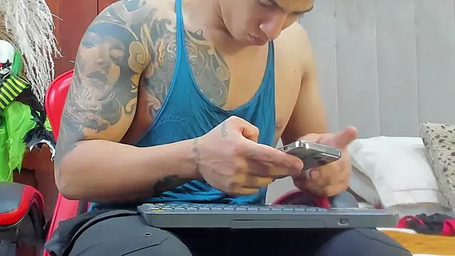 Snapshot of angel_adamx chatting on October 24, 3:25 am angel adamx online show from October 24, 3:25 am