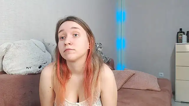 lovely hayley online show from March 14, 9:20 pm