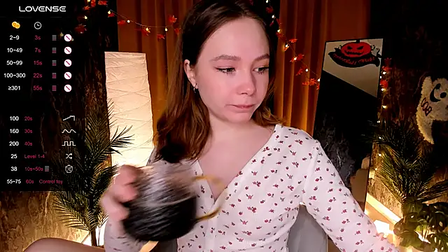 Snapshot of LanaBlu_ chatting on October 28, 2:15 am LanaBlu online show from October 28, 2:15 am