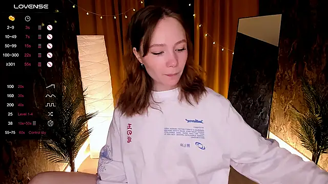 Snapshot of LanaBlu_ chatting on November 11, 2:22 am LanaBlu online show from November 11, 2:22 am