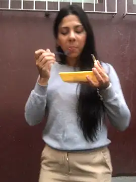 bellinii07 online show from January 11, 10:07 pm