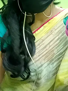 Snapshot of Aishu-tamil09 chatting on January 7, 6:03 pm Aishu-tamil09 online show from January 7, 6:03 pm