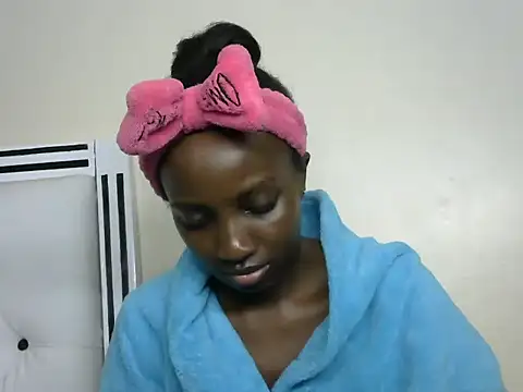 sweet-petite online show from December 2, 10:09 am