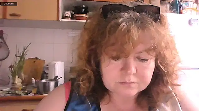 RoseRed69 online show from May 28, 4:10 am