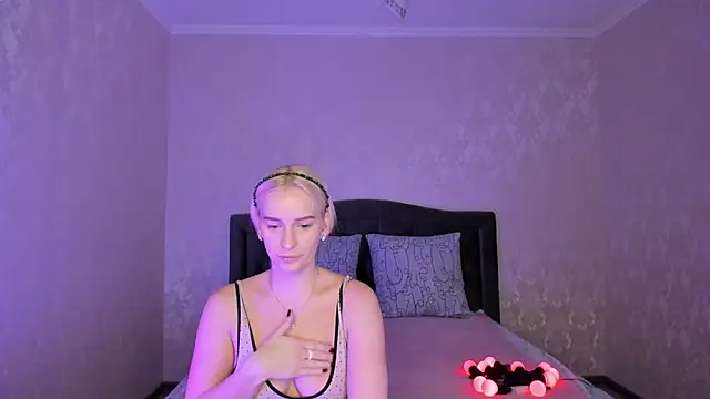 Snapshot of Amanda054 chatting on February 5, 9:07 pm Amanda054 online show from February 5, 9:07 pm