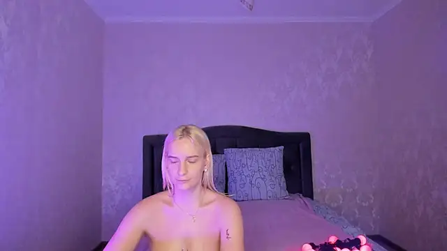 Snapshot of Amanda054 chatting on February 12, 8:29 pm Amanda054 online show from February 12, 8:29 pm